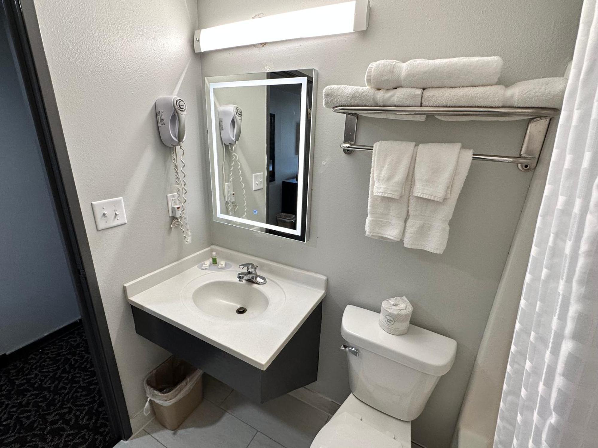 Yankton Inn Bagian luar foto